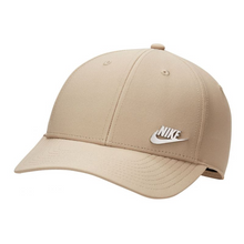 Load image into Gallery viewer, Nike Club Structured Metal Logo cap 247
