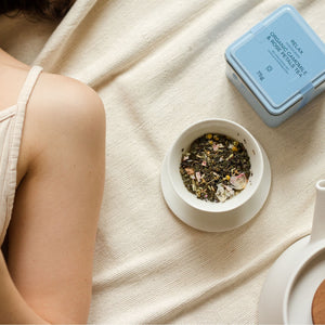 Relax tea with chamomile & rose petals-2