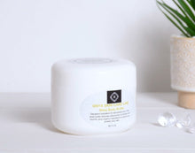 Load image into Gallery viewer, Vanilla Musk Shea Body Butter 8 oz. tub - ITEM CODE:  655255182102-0
