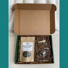 Load image into Gallery viewer, Witchy Pooh&#39;s Gift Box Set Green with a 1oz Pouch of Loose Leaf Tea, Stainless Steel Tea Ball and Wooden Spoon-2
