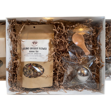 Load image into Gallery viewer, Witchy Pooh&#39;s Gift Box Set with Clear Lid Comes with 1oz Pouch of Loose Leaf Tea, Stainless Steel Tea Ball and Wooden Spoon-2
