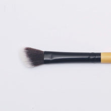 Load image into Gallery viewer, Angled Blending Bamboo Makeup Brush - Vegan, and Eco friendly-3
