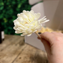 Load image into Gallery viewer, Reed Diffuser Flower-0
