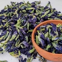 Load image into Gallery viewer, 3kg+ Dried Blue Butterfly Pea Flowers - The Perfect Ingredient for Herbal Teas, Smoothies, and Cocktails | Ceylon Organic-4
