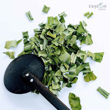 Load image into Gallery viewer, 2kg+ Pandan Leaves,Dried Pandan Leafs,Dried Pandanus Leaves | Ceylon Organic-3
